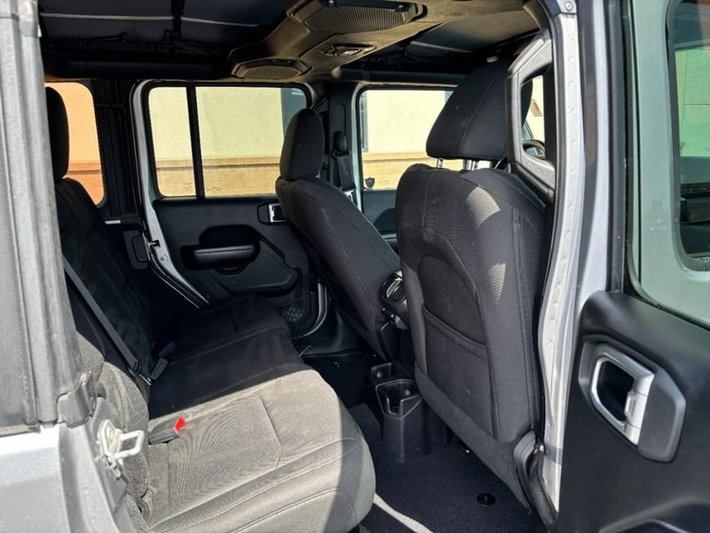 Used 2018 Jeep Wrangler Unlimited Sport S AWD/4WD image 11