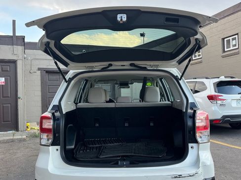 Used 2018 Subaru Forester 2.5i AWD/4WD image 19