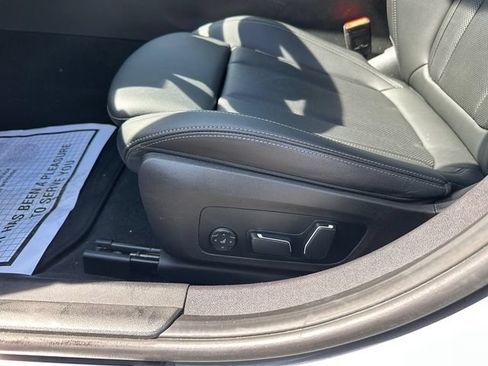 Used 2025 BMW 330i Sedan w/ Convenience Package RWD image 20