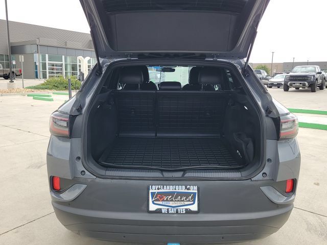 Used 2023 Volkswagen ID.4 Pro AWD/4WD image 14