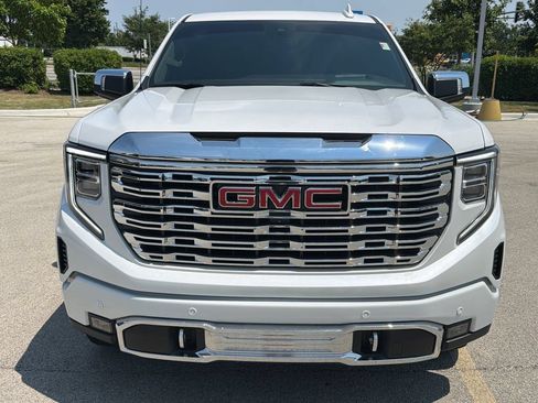 Used 2024 GMC Sierra 1500 Denali w/ Technology Package AWD/4WD image 2