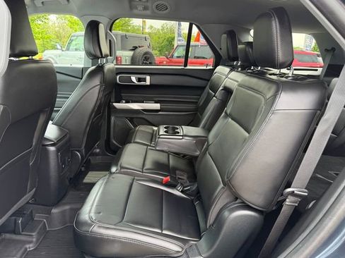 Certified 2024 Ford Explorer XLT w/ Equipment Group 202A AWD/4WD image 9