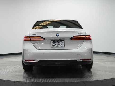 Used 2026 BMW 530i xDrive w/ Premium Package image 7