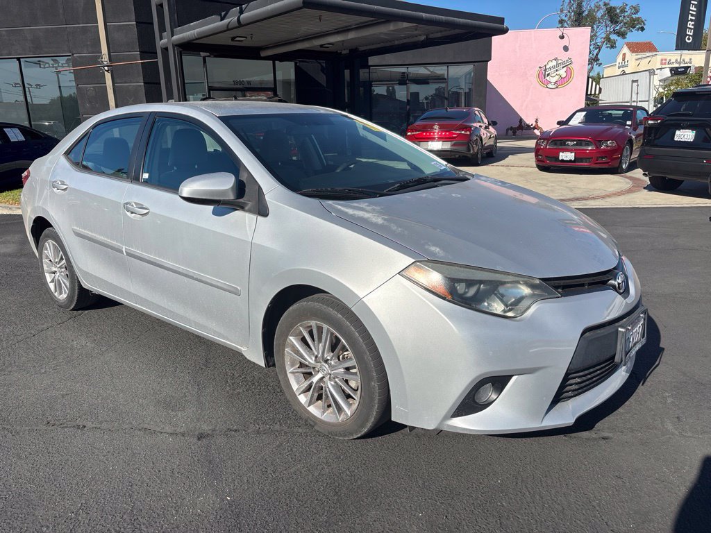 Used 2014 Toyota Corolla LE FWD image 2