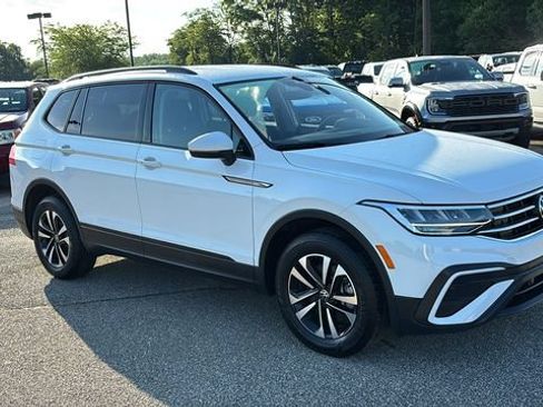Used 2024 Volkswagen Tiguan S AWD/4WD image 25
