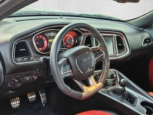 Used 2016 Dodge Challenger SRT Hellcat RWD image 9