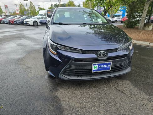 Used 2024 Toyota Corolla LE FWD image 9