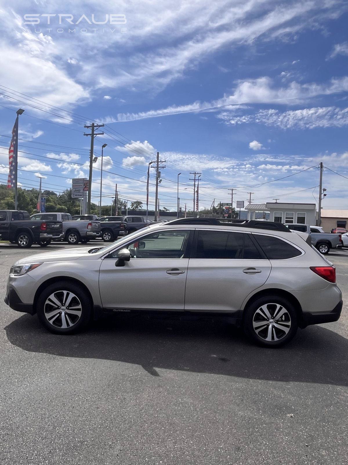 Used 2019 Subaru Outback 2.5i Limited w/ Popular Package #2 AWD/4WD image 5