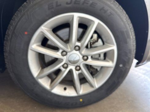 Used 2019 Dodge Grand Caravan SXT FWD image 38