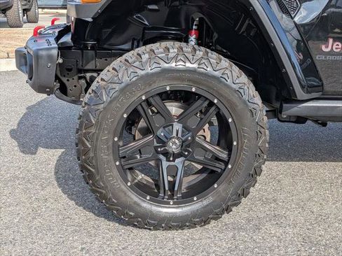Certified 2020 Jeep Gladiator Rubicon AWD/4WD image 9