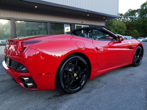 Used 2014 Ferrari California image 91