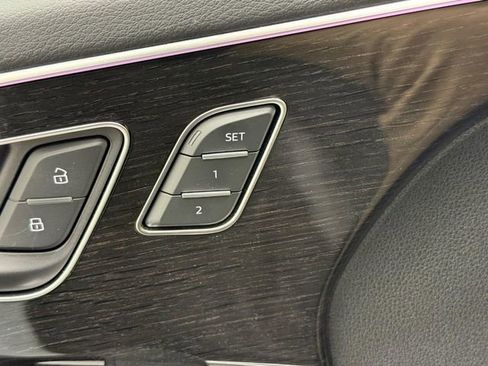 Used 2025 Audi Q8 Premium Plus w/ Premium Plus Package image 14