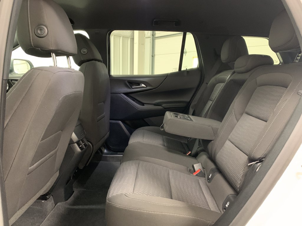 Used 2026 Chevrolet Equinox LT AWD/4WD image 17