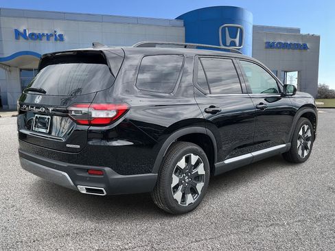 New 2026 Honda Pilot Touring image 4