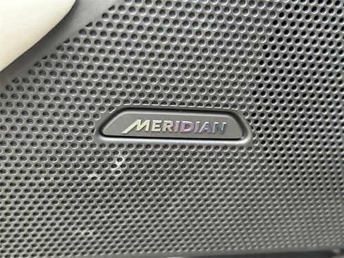 Used 2025 Land Rover Range Rover Velar Dynamic SE image 30