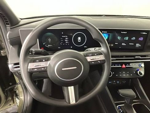 Used 2025 Hyundai Santa Cruz SEL AWD/4WD image 15