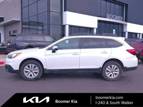 Used 2016 Subaru Outback 2.5i Premium AWD/4WD image 2