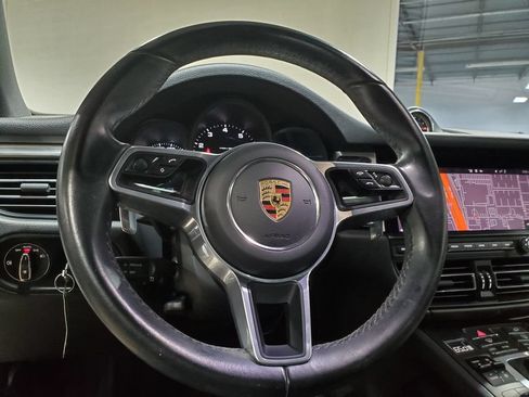 Used 2021 Porsche Macan AWD/4WD image 26