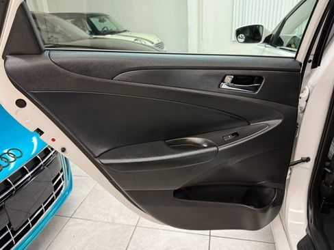 Used 2013 Hyundai Sonata SE image 16