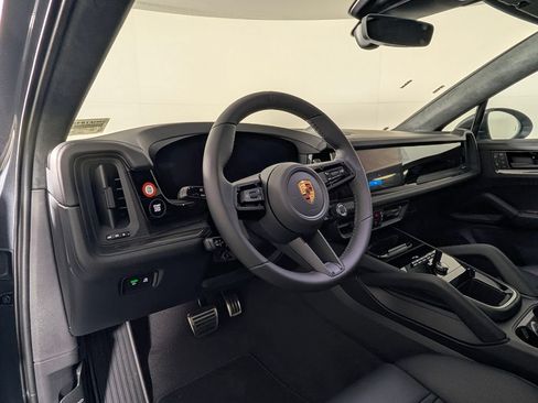 New 2026 Porsche Cayenne GTS AWD/4WD image 4