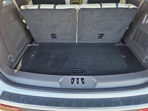 Used 2024 Ford Explorer Platinum w/ Technology Package image 6