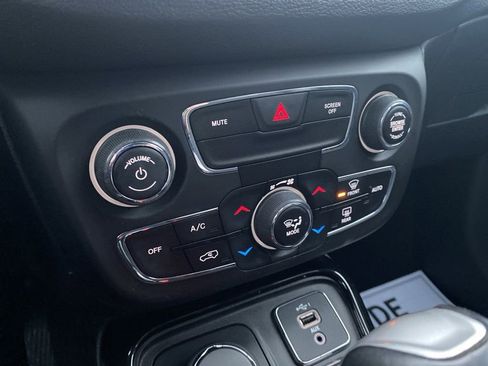 Certified 2019 Jeep Compass Altitude image 27