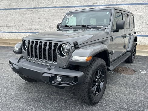 Used 2023 Jeep Wrangler Altitude image 3