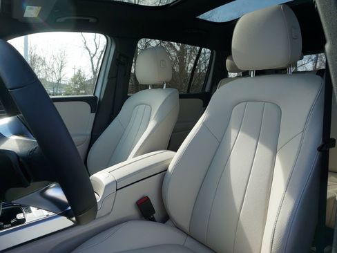 New 2026 Mercedes-Benz GLB 250 image 11