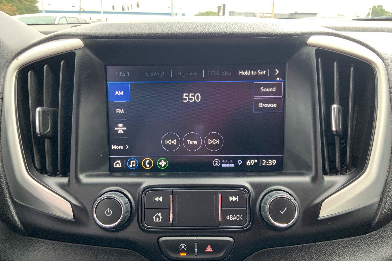 Used 2024 GMC Terrain SLT AWD/4WD image 13