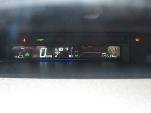 Used 2014 Toyota Prius V Two FWD image 13