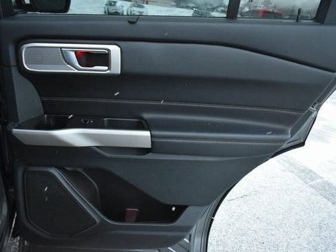 Used 2024 Ford Explorer Limited image 47