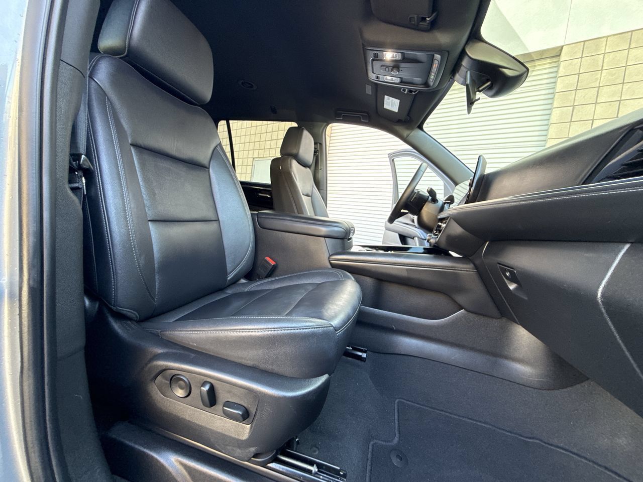 Used 2025 Chevrolet Tahoe LT RWD image 28