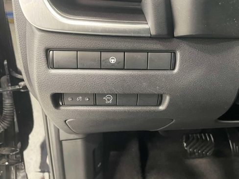 Used 2023 Nissan Rogue SV AWD/4WD image 19