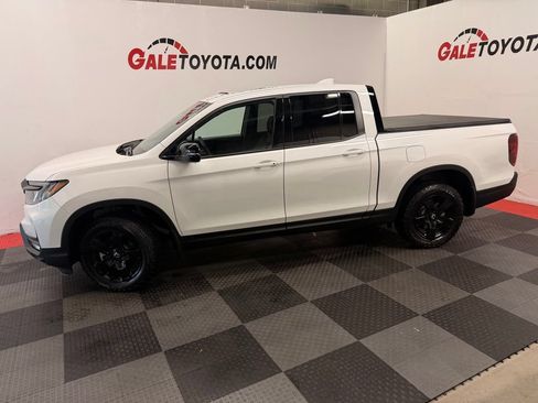Used 2025 Honda Ridgeline Black Edition image 9