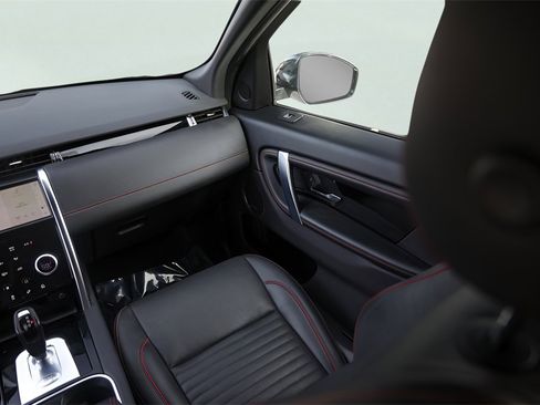 Used 2021 Land Rover Discovery Sport SE R-Dynamic image 29