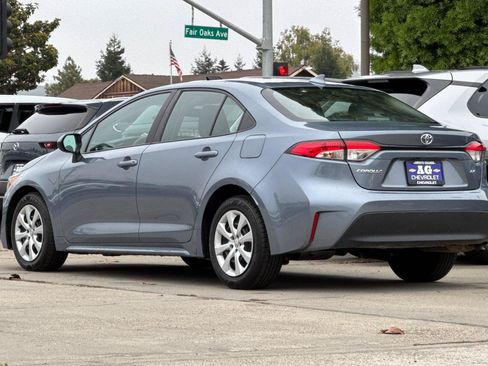 Used 2025 Toyota Corolla LE FWD image 8