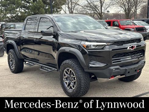 Used 2024 Chevrolet Colorado ZR2 w/ ZR2 Convenience Package III AWD/4WD image 3