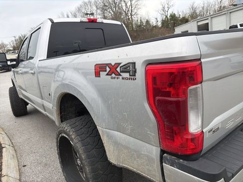 Used 2019 Ford F350 Lariat image 21