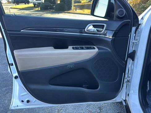 Used 2016 Jeep Grand Cherokee Limited 75th Anniversary image 14