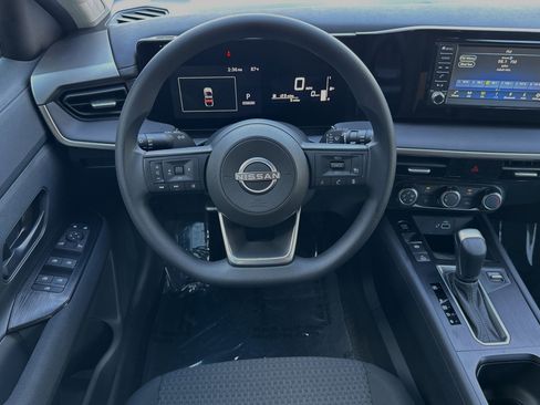 Certified 2025 Nissan Kicks S image 17