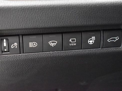 Used 2022 Toyota RAV4 Limited AWD/4WD image 19
