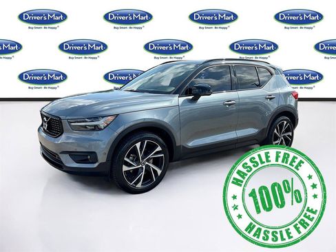 Used 2019 Volvo XC40 T4 R-Design FWD image 3