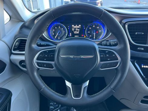 Used 2023 Chrysler Voyager LX image 24