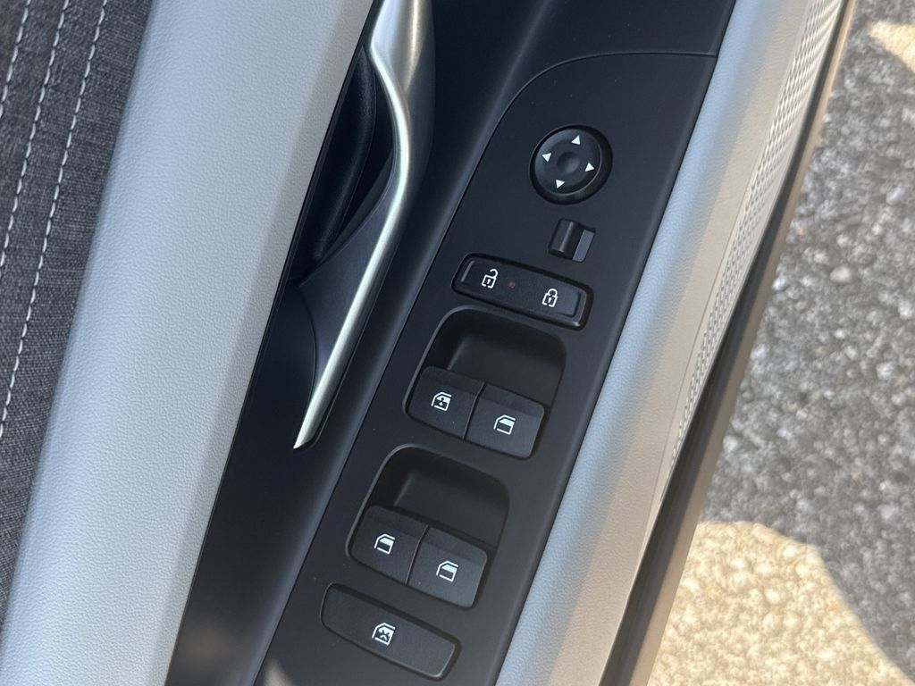 New 2026 Hyundai Elantra Limited FWD image 18
