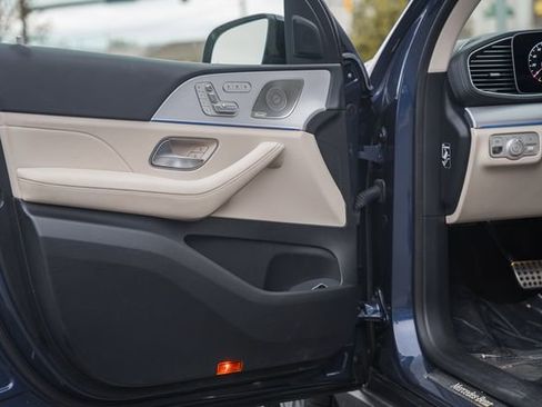 Used 2024 Mercedes-Benz GLS 450 4MATIC image 40