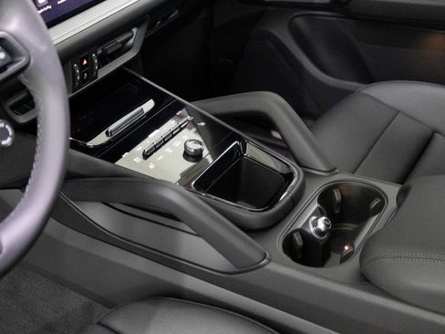New 2026 Porsche Cayenne AWD/4WD image 14