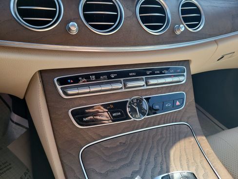 Used 2018 Mercedes-Benz E 300 image 18