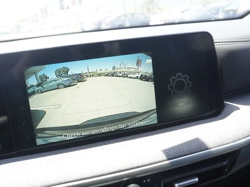 Used 2025 Nissan Kicks SV FWD image 12