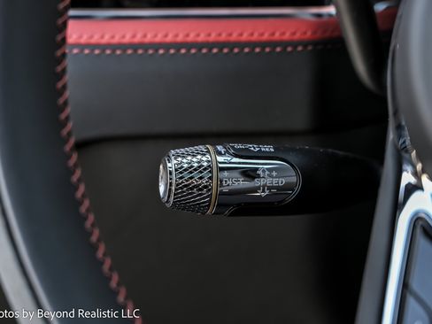 Used 2024 Bentley Flying Spur W12 image 38