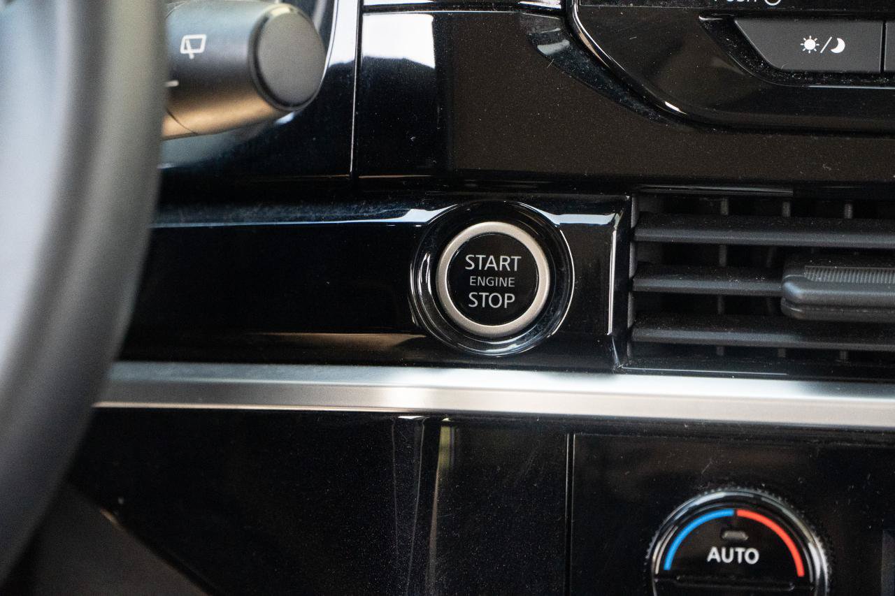 Used 2022 Nissan Pathfinder S AWD/4WD image 33